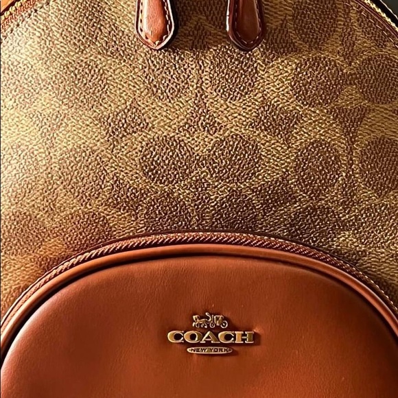 💰SOLD - 1029 - Coach Carrie Backpack 23 in Signature Canvas - Picture 3 of 12